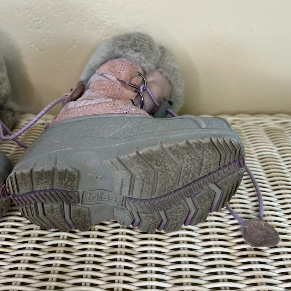 Totes Toddler Waterproof Snow Boots in Pink and Gray - Faux Fur Lined sz 5M